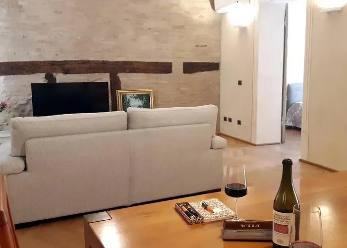 Lägenhet Al Centro Tra Modena E Bologna